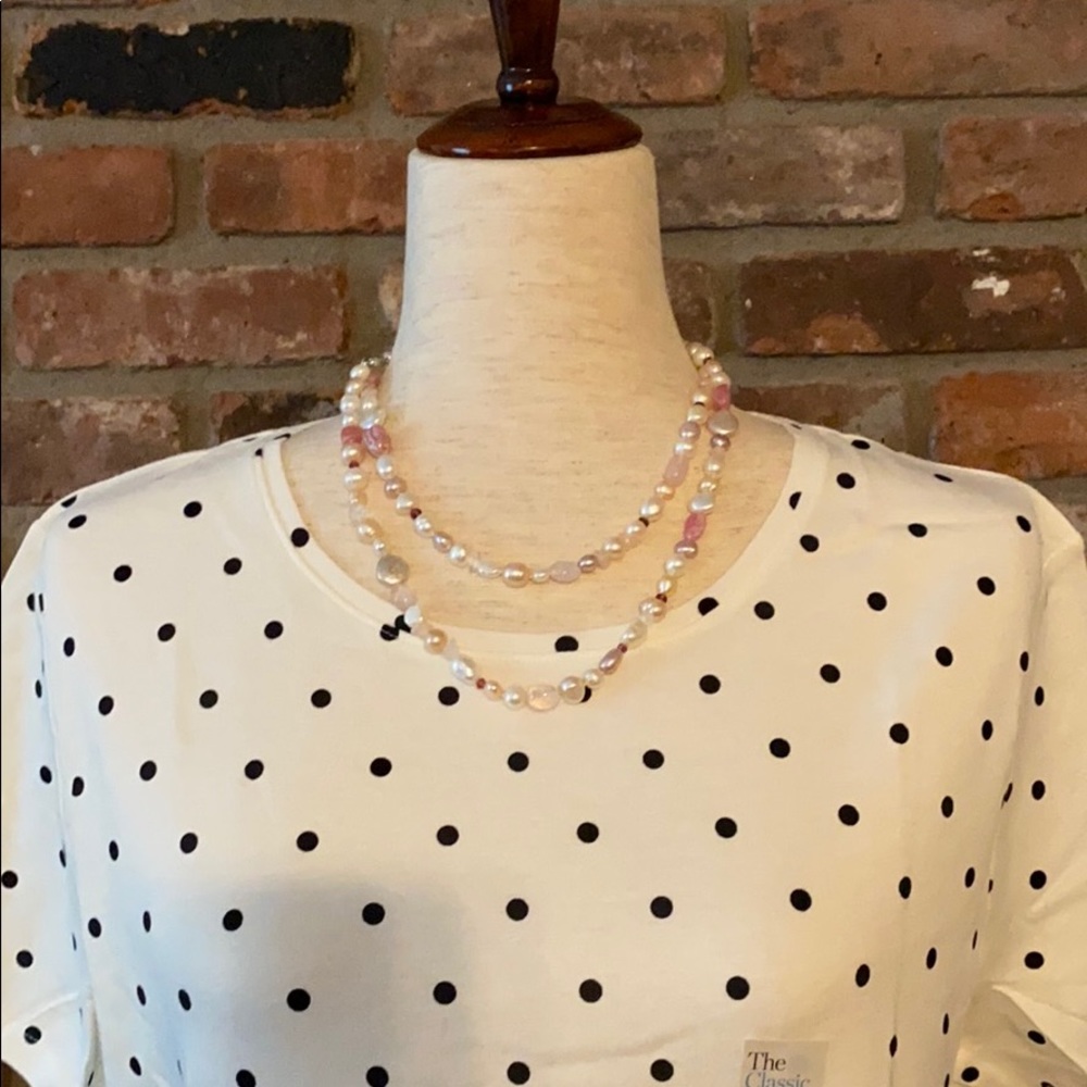 SOLD!!! Women’s new short sleeve top